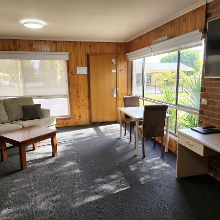 Country Roads Motor Inn Naracoorte Esterno foto
