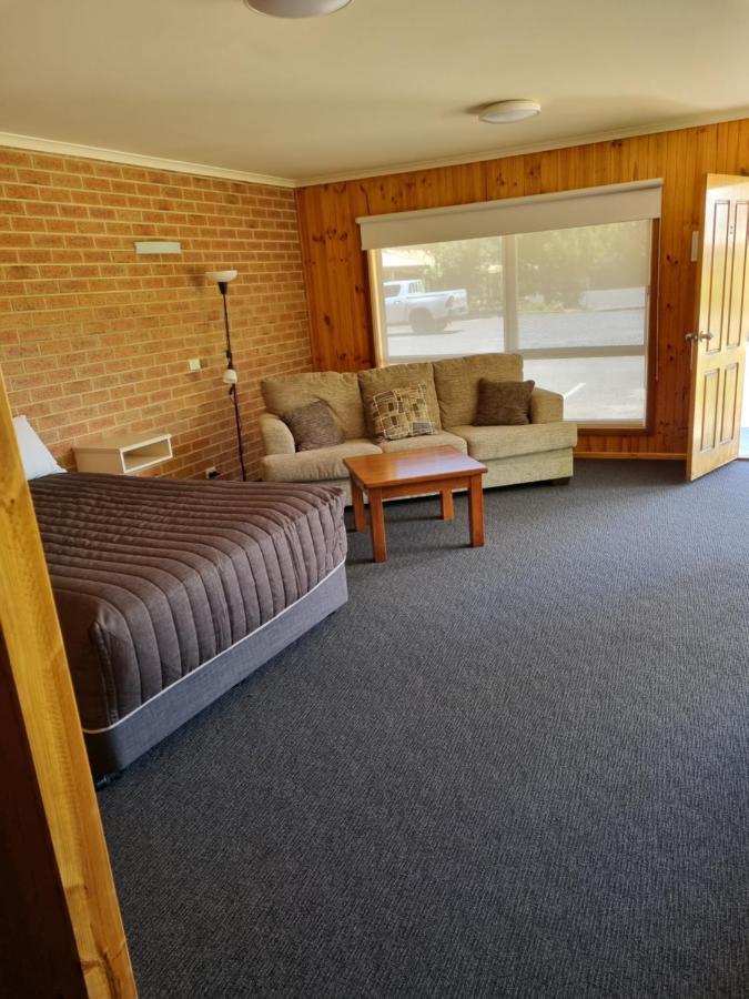 Country Roads Motor Inn Naracoorte Esterno foto