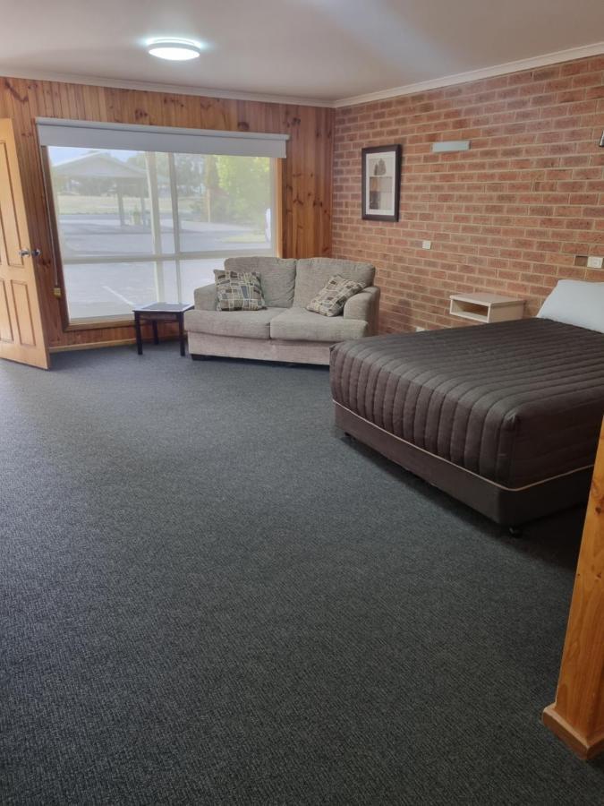 Country Roads Motor Inn Naracoorte Esterno foto