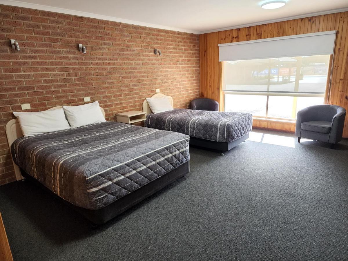 Country Roads Motor Inn Naracoorte Esterno foto