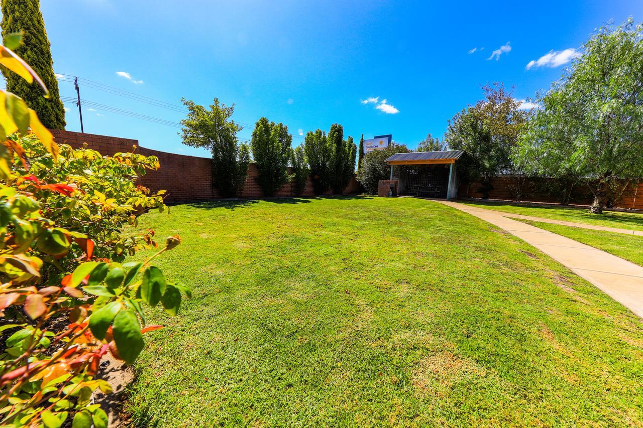 Country Roads Motor Inn Naracoorte Esterno foto